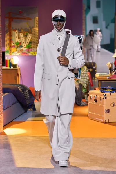 Look 29